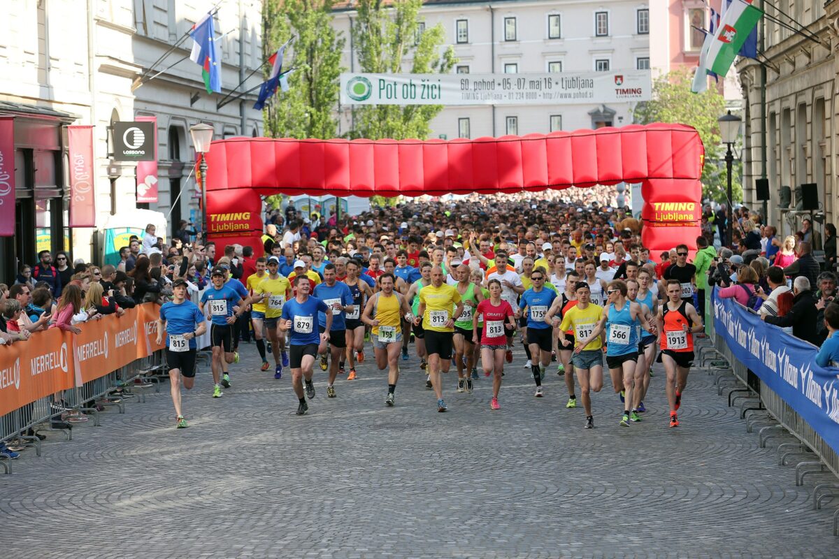 Na teku trojk v Ljubljani zmaga Modrih dirkačev