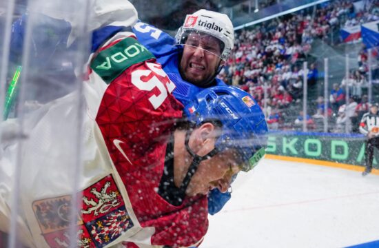 Slovenija močno nagajajo favoriziranim Čehom