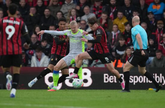 Manchester City le remiziral, Arsenal po 22 letih znova prvak Anglije (VIDEO)
