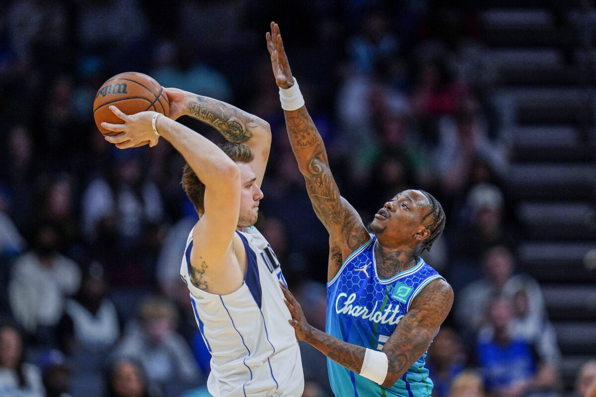 Na nekdanjega igralca lige NBA se lepijo nove obtožbe