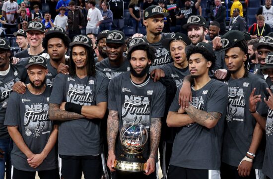 Prvaki na kolenih, San Antonio v finalu lige NBA (VIDEO)