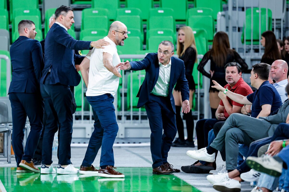 Razjarjenega Mitrovića je že doletela kazen (VIDEO)