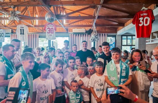 Lepa gesta: Benjamin Šeško ni pozabil svojih korenin