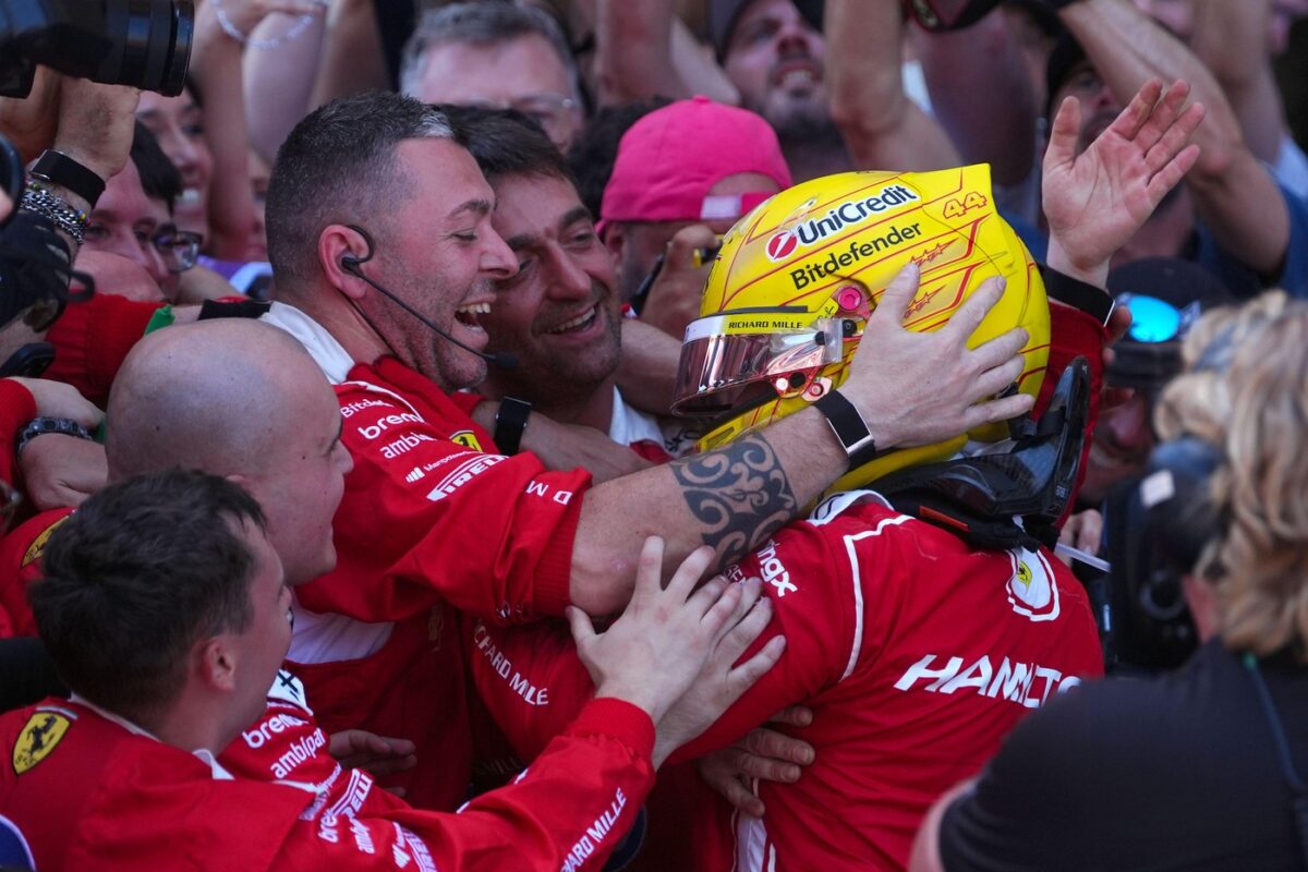 Hamilton s fantastično vožnjo do prve zmage v Ferrariju