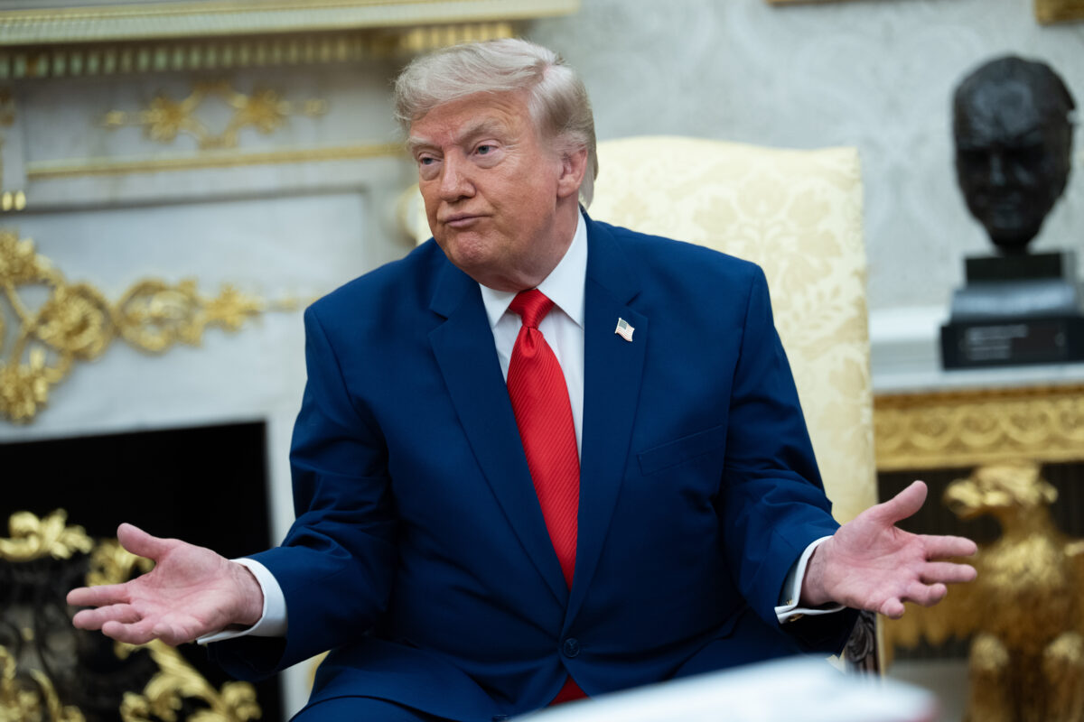 Trump: Odločitev je lahka. Eden je moj prijatelj, drugi pa rasist