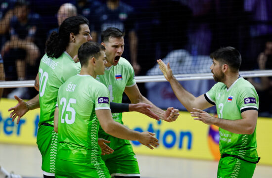 Korak do sanj: lahko Slovenci premagajo prvo reprezentanco sveta? (VIDEO)