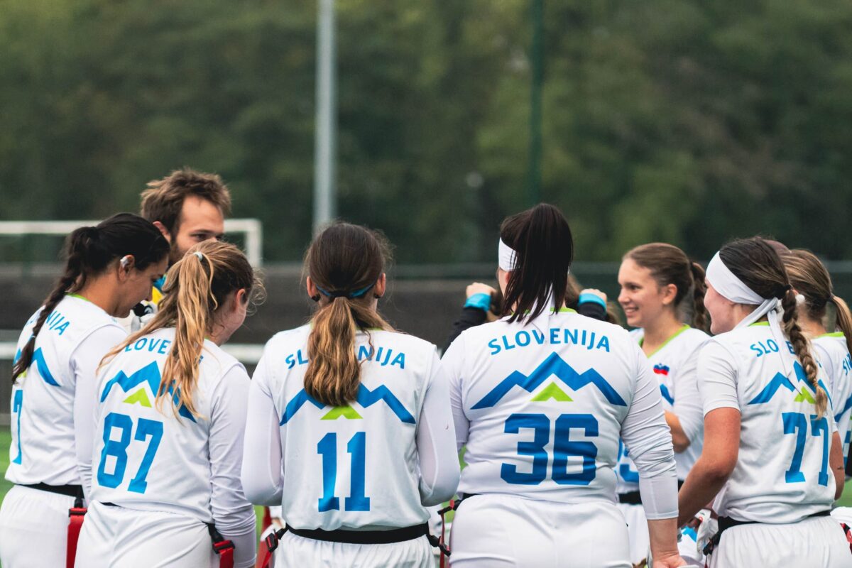 Slovenska dekleta odhajajo na SP: Gremo po četrtfinale