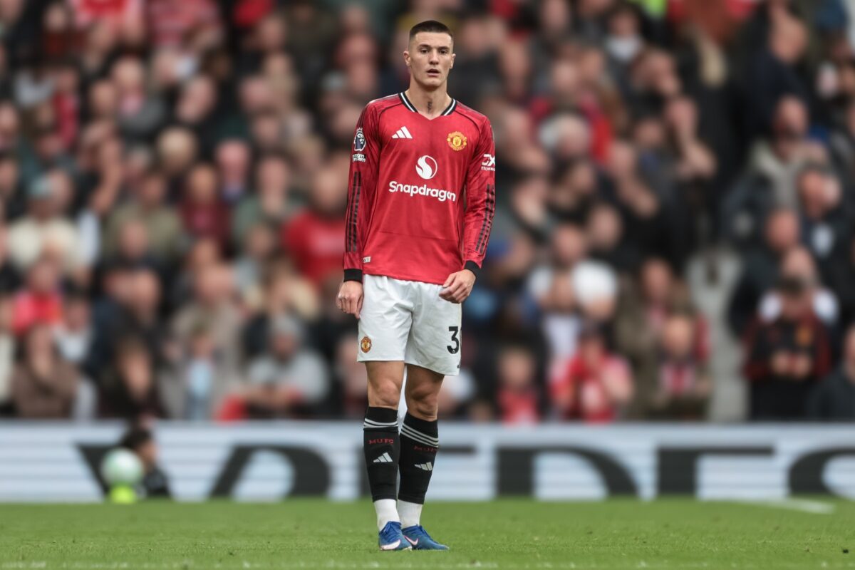 Bo Šeško končno zaigral? Carrick poslal spodbudno sporočilo